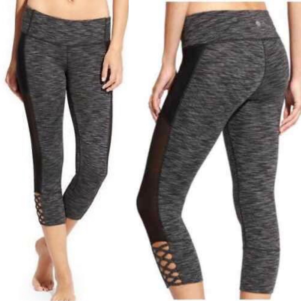 Athleta Mesh Mind Over Mat Lattice Cut Out Capri Crop Leggings Heathered Black